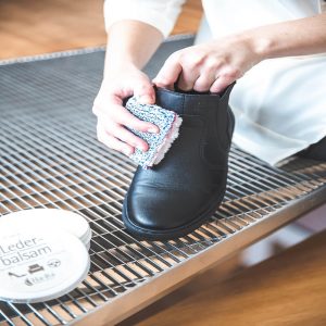 Pasta-do-wyrobow-ze-skory-butow-torebek-mebli-tapicerski-samochodwej-naturalna-bez-chemii-najlepsza-wydajnosc-ha-ra