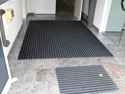 Wycieraczki podłogowe w hotelu