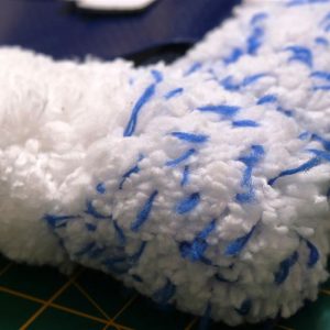 Mop-Mach6-Ha-Ra-uszyte-jest-dwóch-rodzajów-włokien-ktore-pochlaniaja-zabrudzenia-z-czyszczonych-powierzchni-nie-rozmazujac-ich