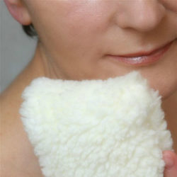 Mala rekawiczka Aglaia do mycia twarzy